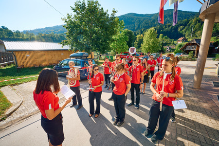 Jutranja budnica z Godbo Zgornje Savinjske doline (foto Janez Kotar)